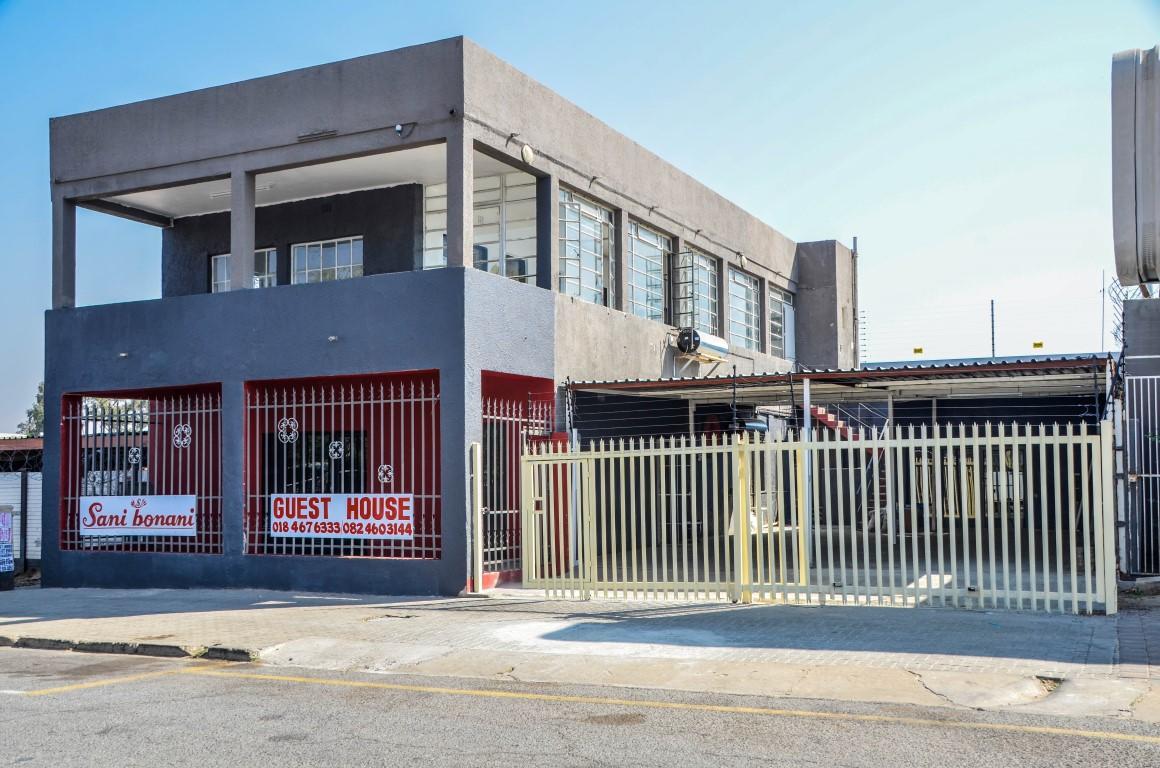 Sani Bonani Guest House Klerksdorp Eksteriør billede